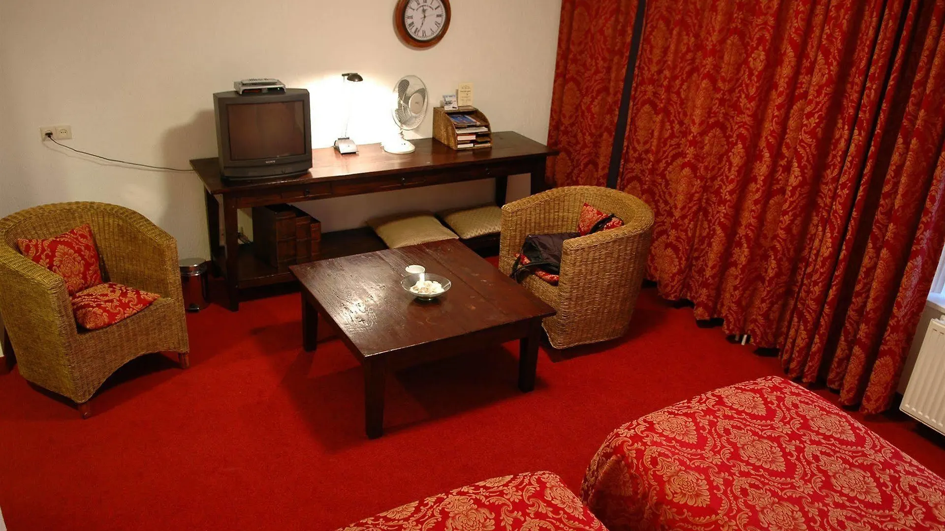 Hotel De Beurs Hoofddorp 4*,